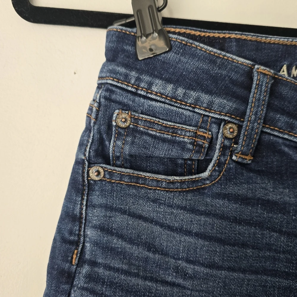 American Eagle Outfitters Shortie Blue Denim Shorts - Picture 3 of 11